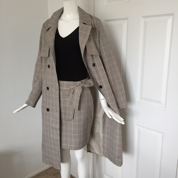 Burberry style check trench coat - Picture 3 of 7